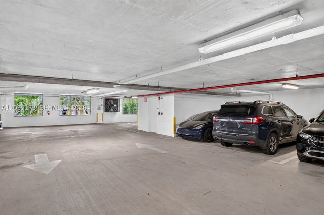 720 NE 62nd St 412, Miami, FL 33138