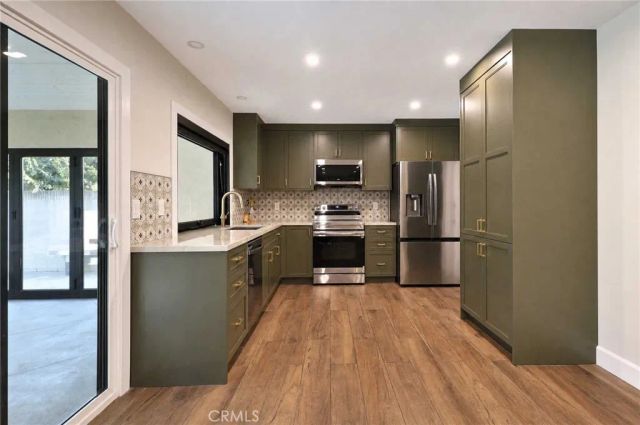 2234 W Flora, Santa Ana, CA 92704