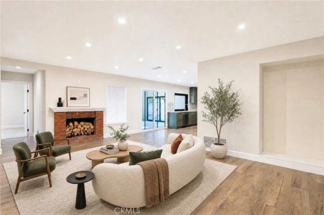 2234 W Flora, Santa Ana, CA 92704