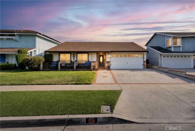 2234 W Flora, Santa Ana, CA 92704