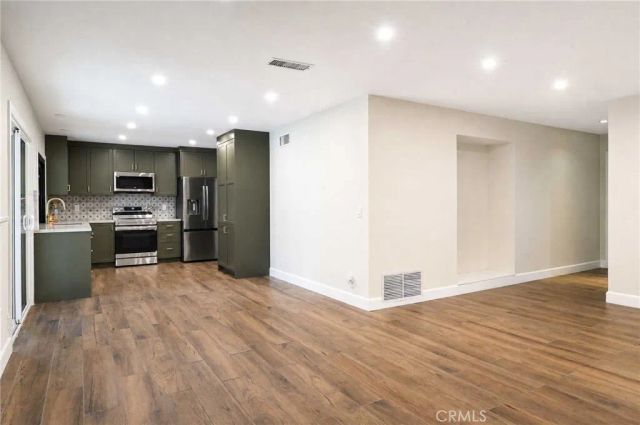 2234 W Flora, Santa Ana, CA 92704