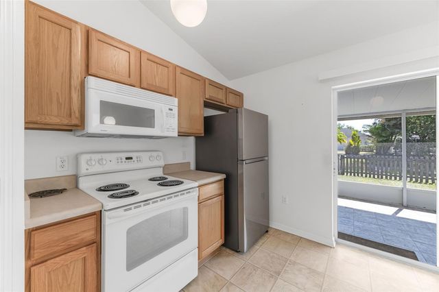 910 BRENTON LEAF DR, Ruskin, FL 33570