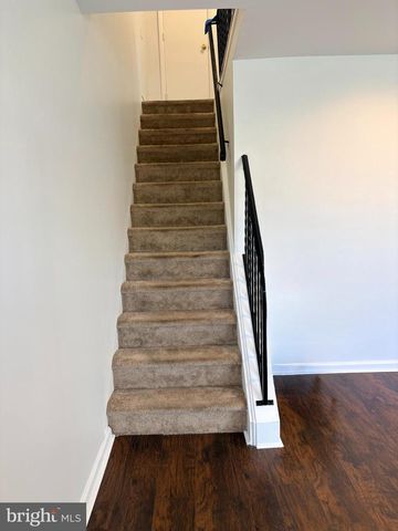 2 WILLIAM PENN SQ, New Castle, DE 19720