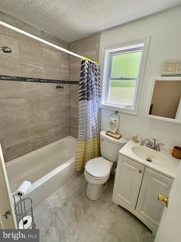 2 WILLIAM PENN SQ, New Castle, DE 19720
