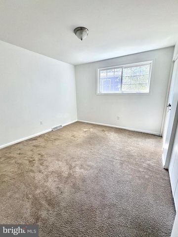 2 WILLIAM PENN SQ, New Castle, DE 19720