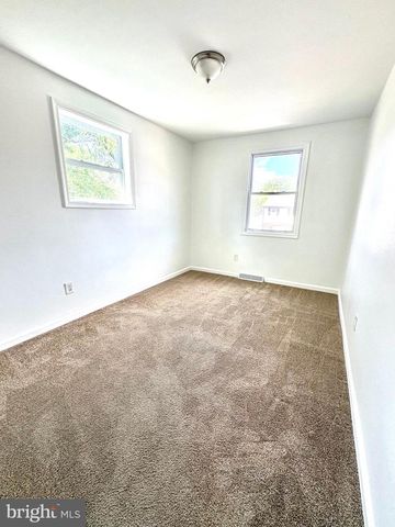 2 WILLIAM PENN SQ, New Castle, DE 19720