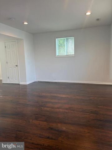 2 WILLIAM PENN SQ, New Castle, DE 19720