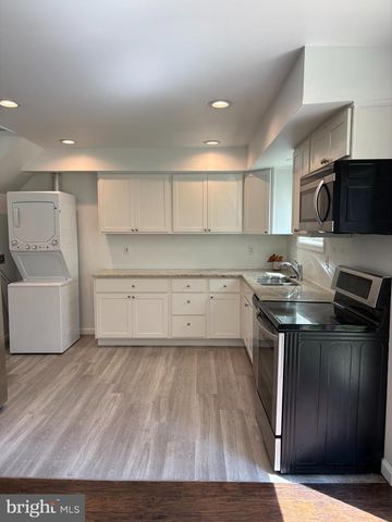 2 WILLIAM PENN SQ, New Castle, DE 19720