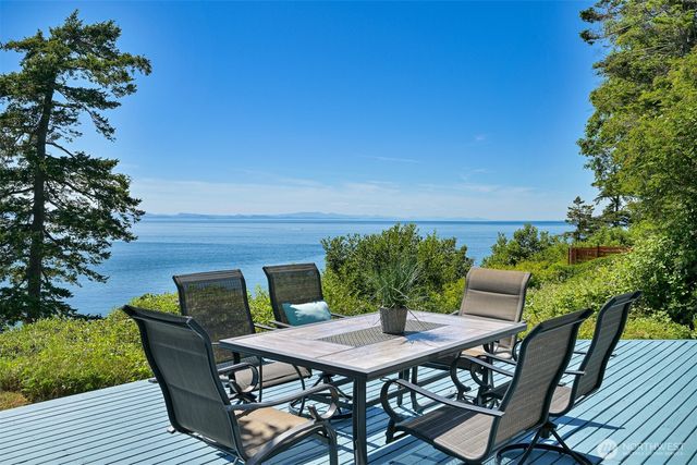 5551 Maple Way, Blaine, WA 98230