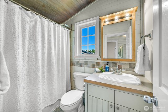 5551 Maple Way, Blaine, WA 98230