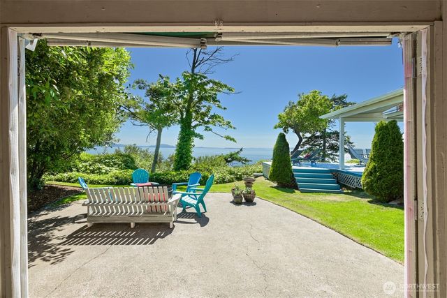 5551 Maple Way, Blaine, WA 98230