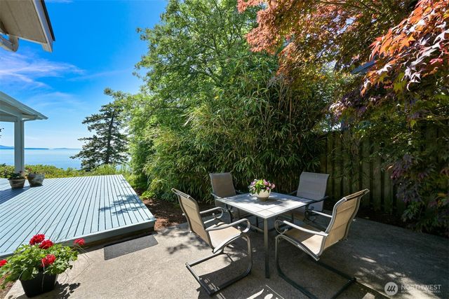 5551 Maple Way, Blaine, WA 98230