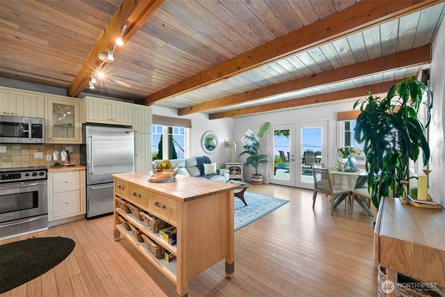 5551 Maple Way, Blaine, WA 98230