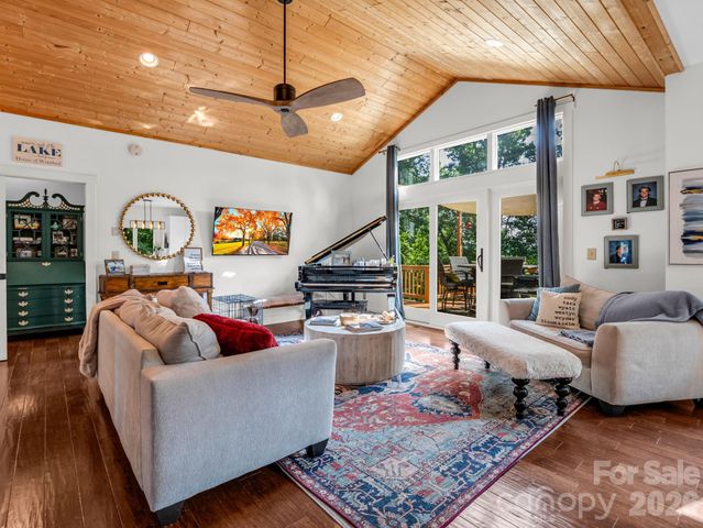 274 Hawks Nest Trail, Lake Lure, NC 28746