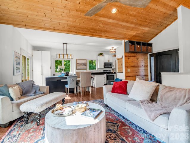 274 Hawks Nest Trail, Lake Lure, NC 28746