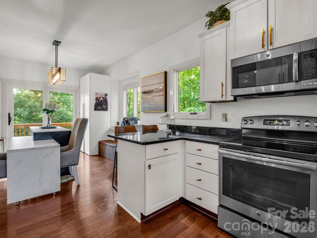 274 Hawks Nest Trail, Lake Lure, NC 28746