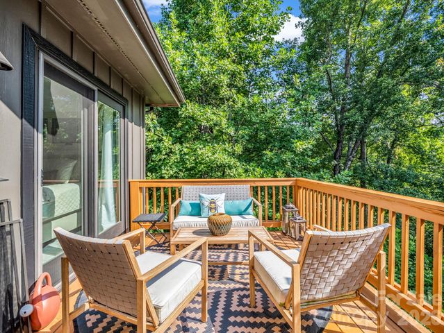 274 Hawks Nest Trail, Lake Lure, NC 28746
