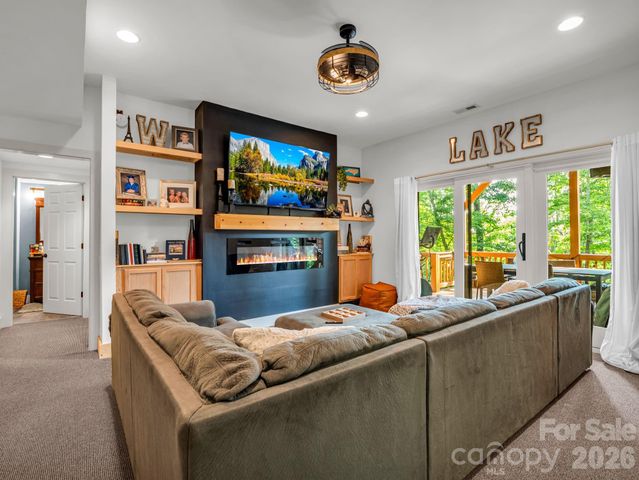274 Hawks Nest Trail, Lake Lure, NC 28746