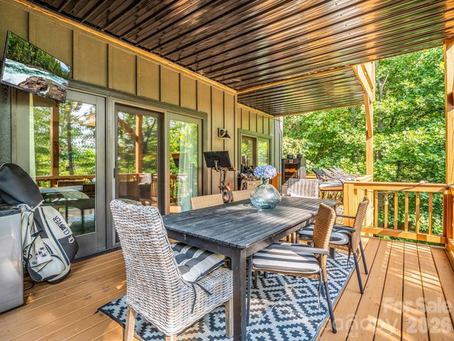 274 Hawks Nest Trail, Lake Lure, NC 28746