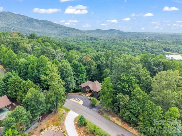 274 Hawks Nest Trail, Lake Lure, NC 28746