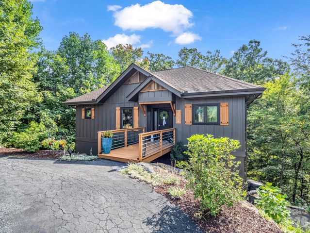 274 Hawks Nest Trail, Lake Lure, NC 28746