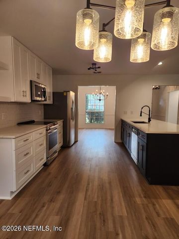 1424 PANTHER RUN Road, Jacksonville, FL 32225