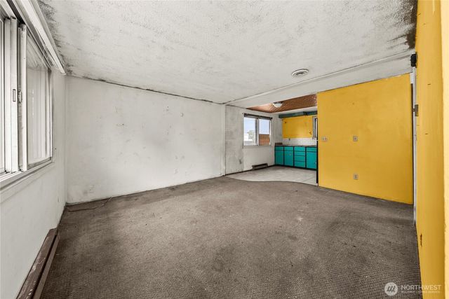 6919 Carleton Avenue S, Seattle, WA 98108