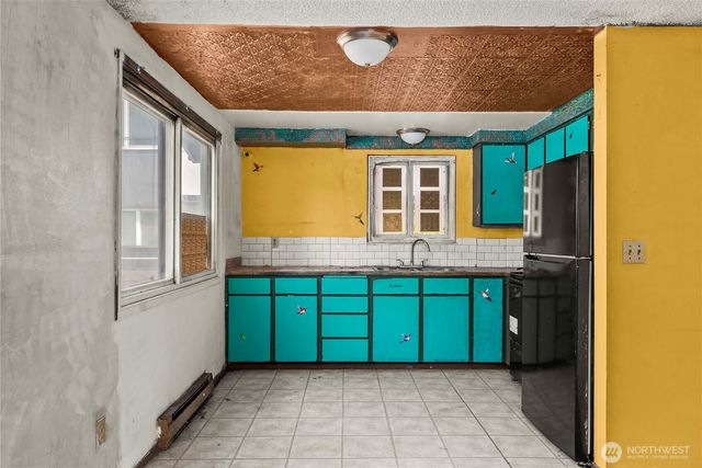 6919 Carleton Avenue S, Seattle, WA 98108