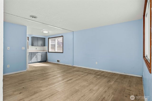 6919 Carleton Avenue S, Seattle, WA 98108