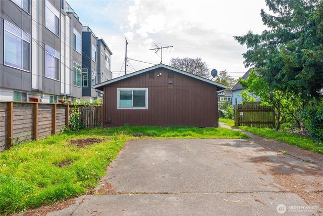 6919 Carleton Avenue S, Seattle, WA 98108