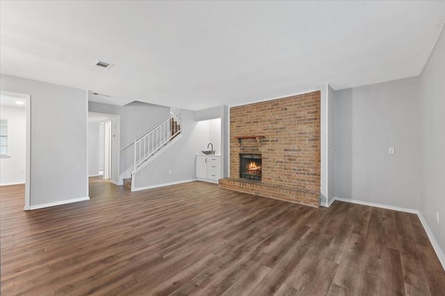 4005 Ridgebrook Drive, Arlington, TX 76015