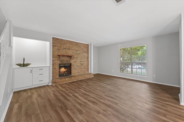 4005 Ridgebrook Drive, Arlington, TX 76015