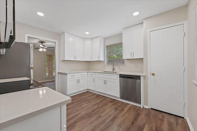 4005 Ridgebrook Drive, Arlington, TX 76015