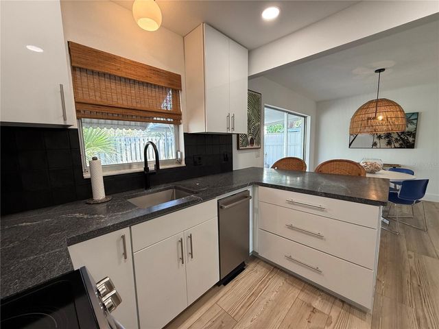 204 MINDY DRIVE 204, Largo, FL 33771