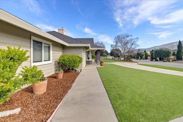 18595 Ranchito Del Rio Drive, Salinas, CA 93908