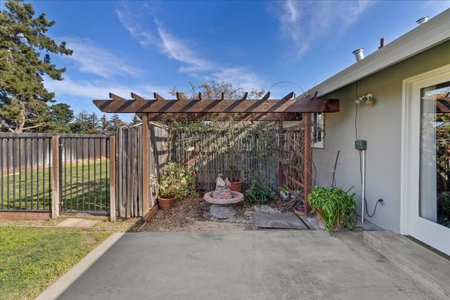 18595 Ranchito Del Rio Drive, Salinas, CA 93908