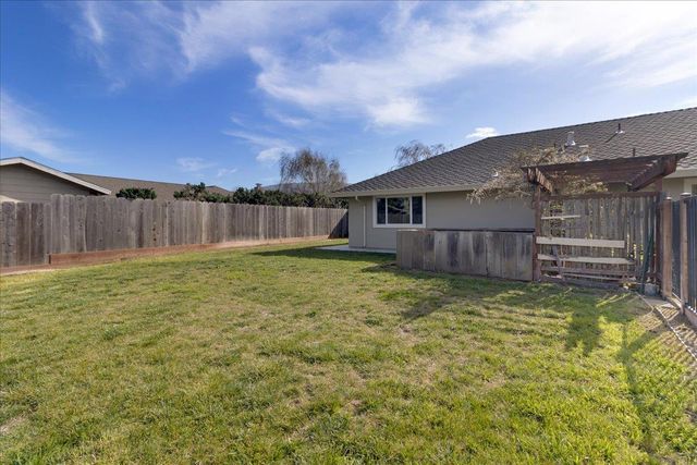 18595 Ranchito Del Rio Drive, Salinas, CA 93908