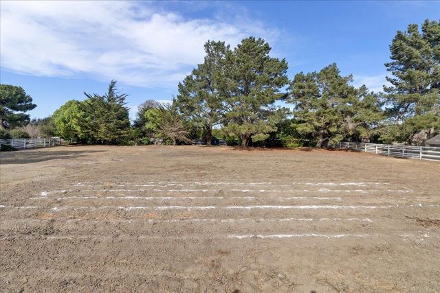 18595 Ranchito Del Rio Drive, Salinas, CA 93908