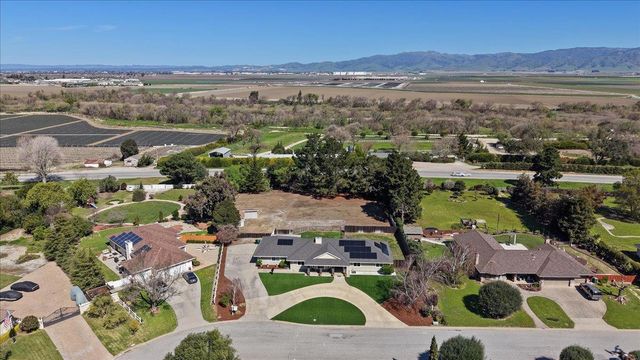 18595 Ranchito Del Rio Drive, Salinas, CA 93908