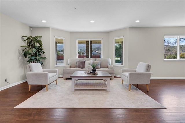 18595 Ranchito Del Rio Drive, Salinas, CA 93908