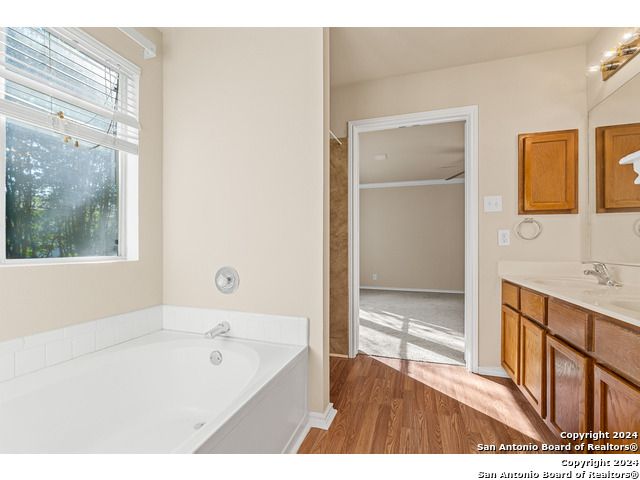 7707 WEXFORD SQ, San Antonio, TX 78240