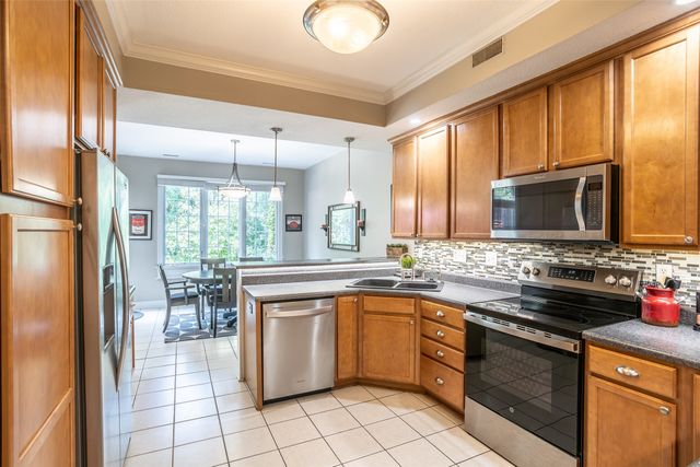 12591 Diamond Ridge Court, Clive, IA 50325