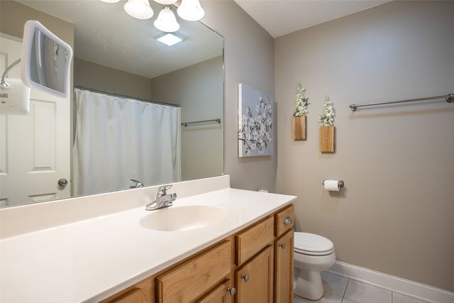 12591 Diamond Ridge Court, Clive, IA 50325