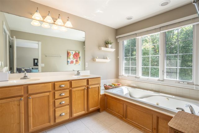 12591 Diamond Ridge Court, Clive, IA 50325