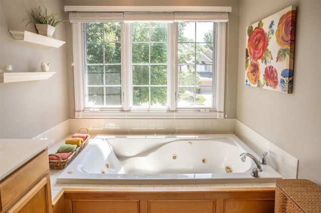 12591 Diamond Ridge Court, Clive, IA 50325