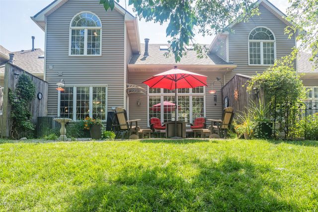 12591 Diamond Ridge Court, Clive, IA 50325