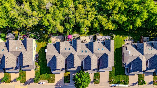 12591 Diamond Ridge Court, Clive, IA 50325
