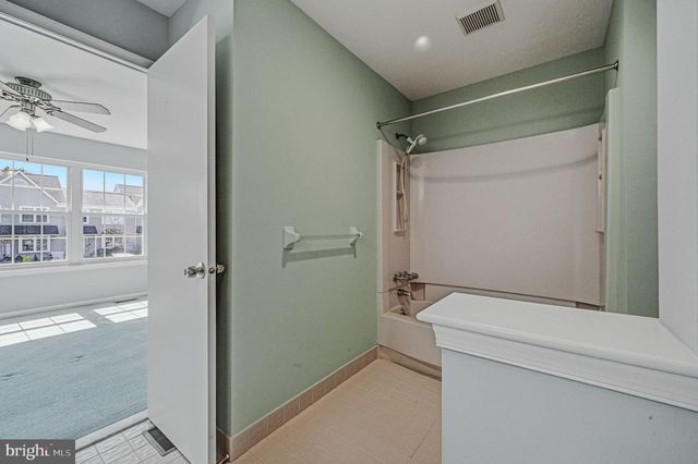 94 VICTORIA DR, Aston, PA 19014