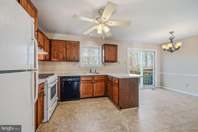 94 VICTORIA DR, Aston, PA 19014