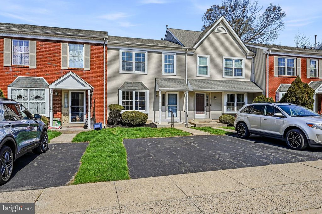 94 VICTORIA DR, Aston, PA 19014